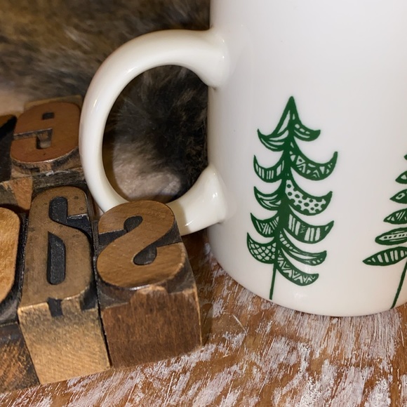 🆕🎄☕️🧜‍♀️STARBUCKS 12 oz. 2015 Christmas Tree🎄 Ceramic Coffee Mug - Picture 8 of 8